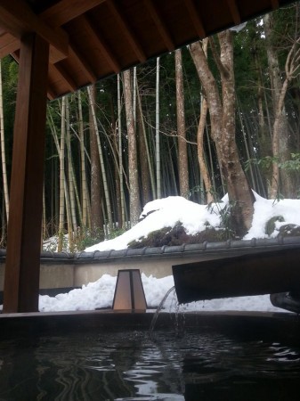 今板温泉の薬師湯につかって、温泉治療。これが一番手っ取り早い…！