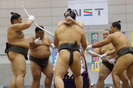 平成26年NST夏巡業・大相撲新潟場所 横綱綱締実演