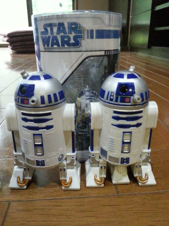 スターウォーズに出てくるドロイドR2D2のペッパーミル！胡椒ひき！！と醤油さし