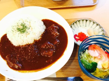 うららの森豚軟骨カレー