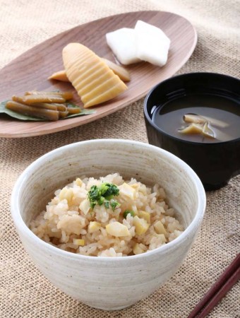 新潟　五頭山麓うららの森　筍　竹の子ご飯セット